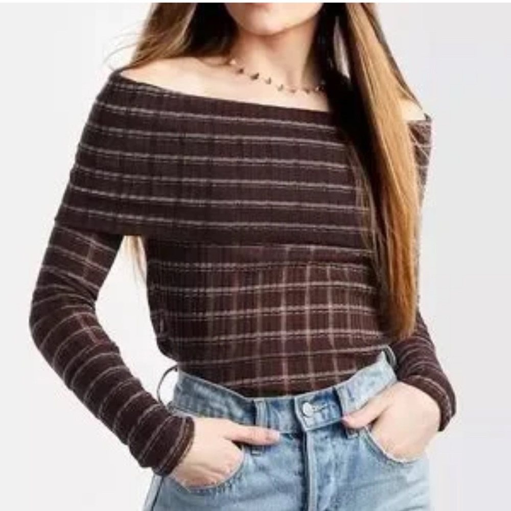 Free People Snowbunny Girlfriend Off-the-Shoulder Top - Picture 8 of 8